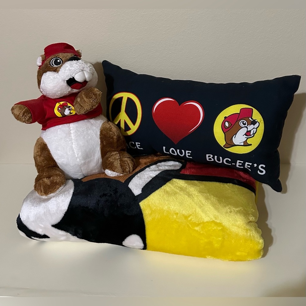 Buccee's Logo Blanket, Pillow and Mascot Plush